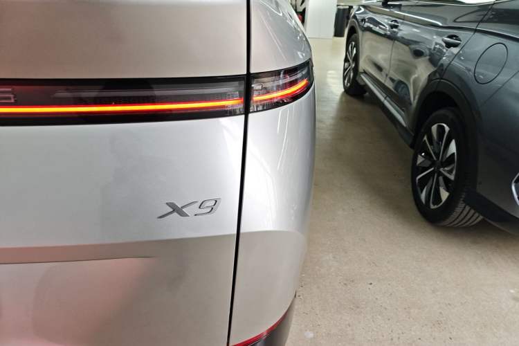 Used XPeng X9 2024 702 Ultra-Long Range Pro