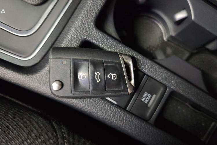 Used Volkswagen Golf 2020 Zhiai Edition 200TSI DSG Comfortable & Ambitious Version