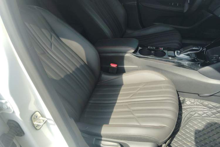 Used Peugeot 2008 2022 230THP THE ONE Right Front Seat