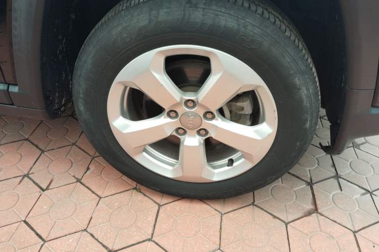 Used Jeep Compass 2017 200T Automatic Family Edition Right Front Wheel Hub