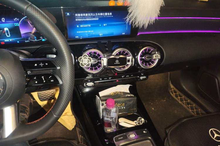 Used Mercedes-Benz A-Class 2024 Updated A 200 L Fashion Version Audio And AC Panel