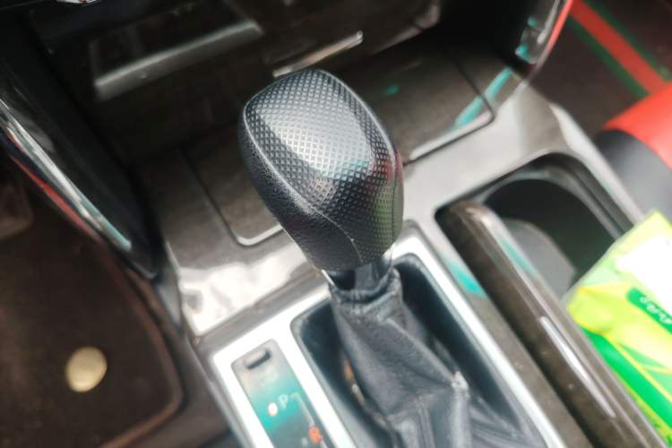 Used Toyota Reiz 2013 2.5S Elite Edition Gear Lever