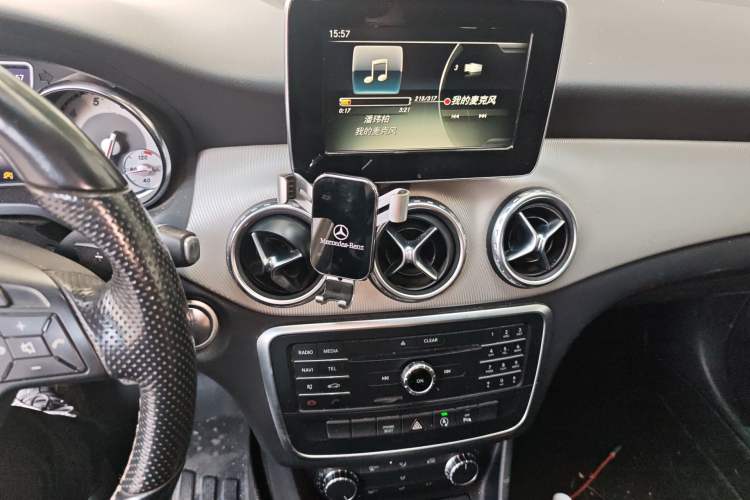 Used Mercedes-Benz GLA 2016 GLA 200 Sport Edition Audio And AC Panel