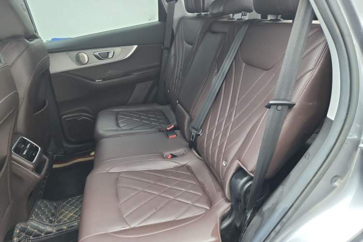 Used Chery Tiggo 8 PRO 2024 Champion Edition 290T Two-Wheel Drive Peak Version 7 Seats Left Rear Seat