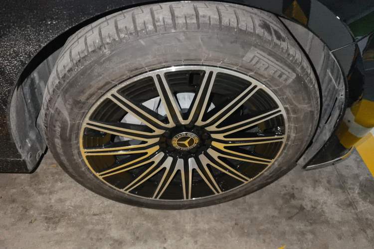 Used Mercedes-Benz E-Class 2024 E 300 L Stylish Model Right Front Wheel Hub