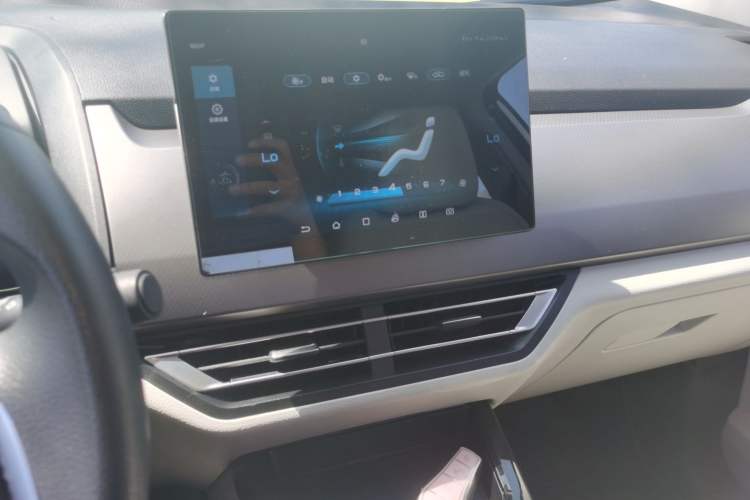 Used BYD Yuan Pro 2021 401 km Luxury Version Audio And AC Panel