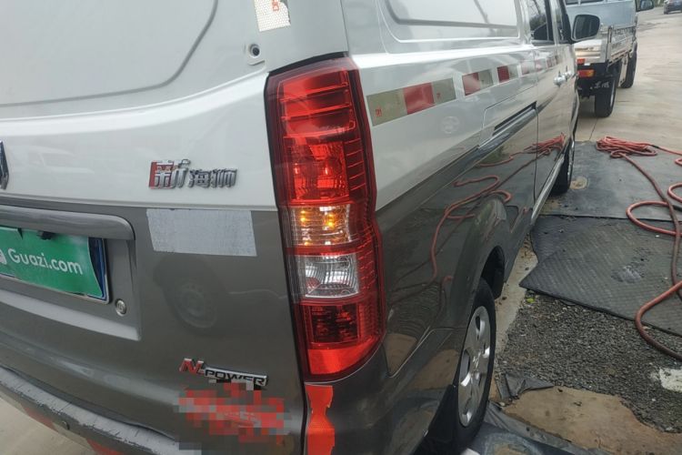 Used Jinbei New Hiace X30L 2023 1.5L Wealth Edition Van 2/5 Seats Non-Air-Conditioned Version SWC15M