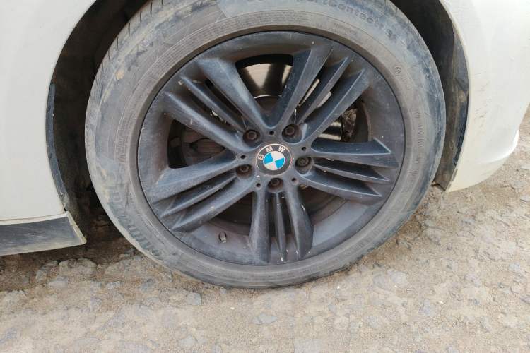 Used BMW 3 Series 2017 320Li Fashion Model Right Front Wheel Hub
