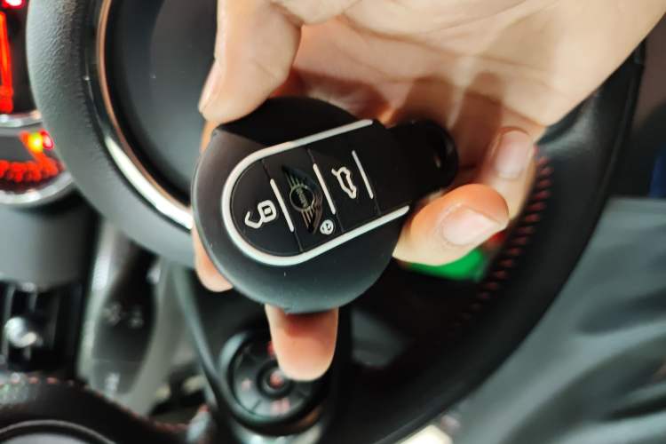 Used MINI Clubman 2018 1.5T COOPER Racing Driver