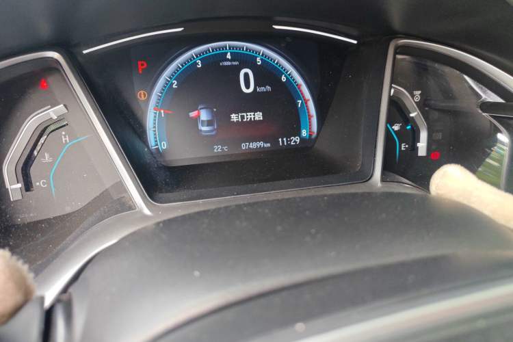 Used Honda Civic 2019 220TURBO CVT Power Edition China V Odometer Close Up