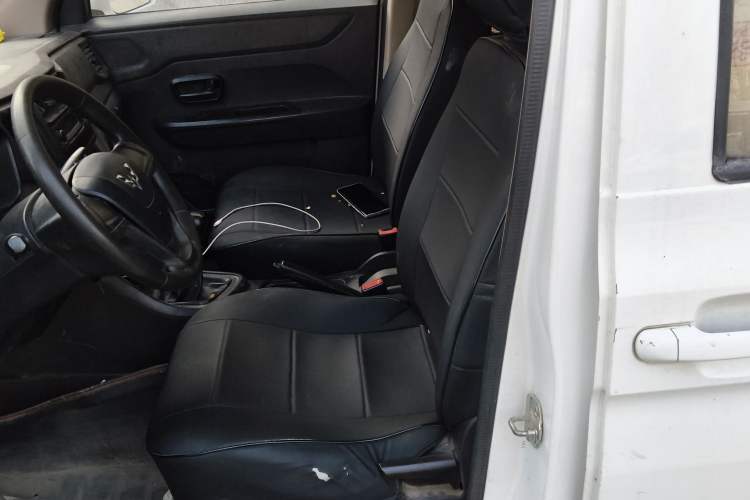 Used Wuling Hongguang V 2019 1.5L Enjoyment Version China VI LAR