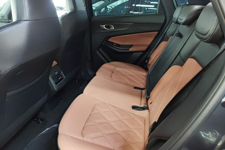 Used CHANGAN NEVO Q05 2024 Truly Delicious Version 125cc Superior Design CATL Left Rear Seat