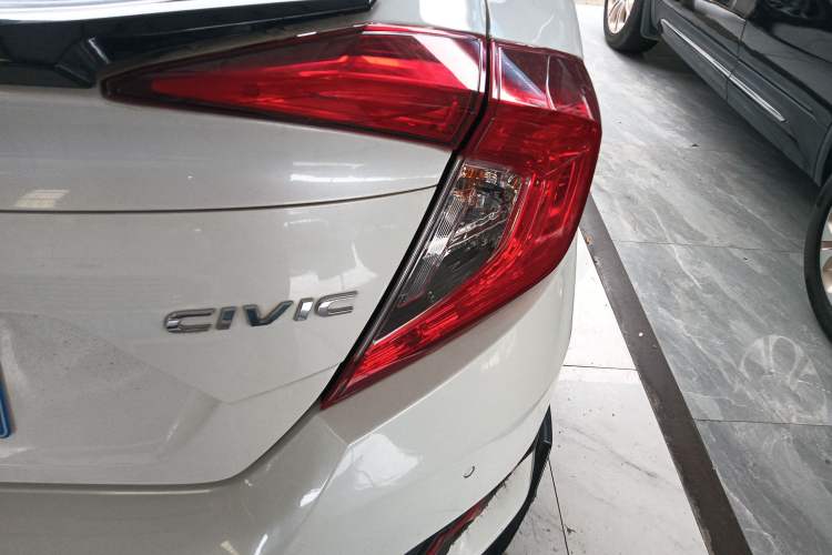 Used Honda Civic 2016 220TURBO CVT Luxury Edition Right Rear Taillight