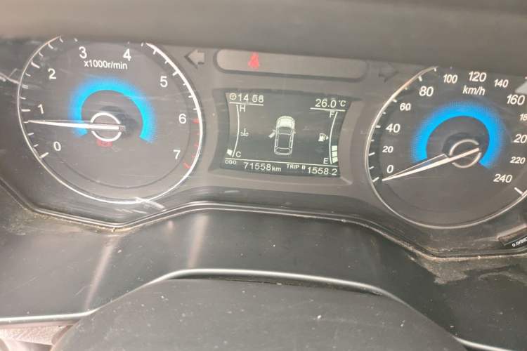Used Dongfeng Fengon 580 2016 1.5T Manual Luxury Edition