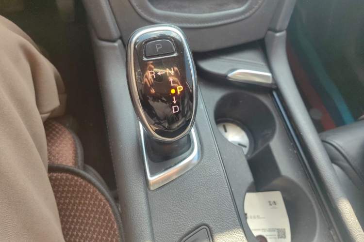 Used Cadillac XT5 2017 Anniversary Edition 28T Four-Wheel Drive Luxury Model Gear Lever