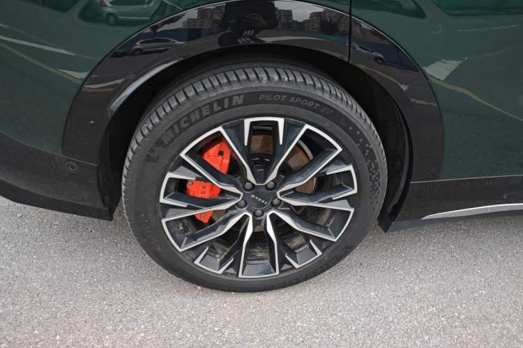 Used Zeekr 7X 2025 100 kWh Long-Range Rear-Wheel Drive with Intelligent Driving Features
