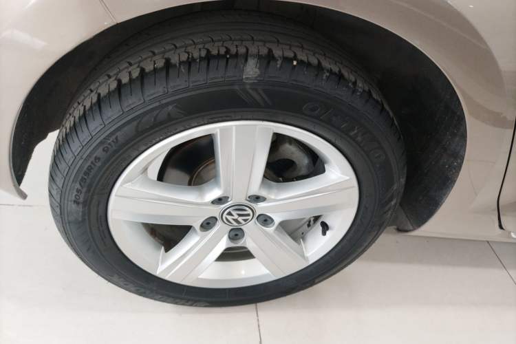 Used Volkswagen Golf 2017 230TSI Automatic Comfort Edition – Celebrating Milestone of One Million Units Right Rear Wheel Hub