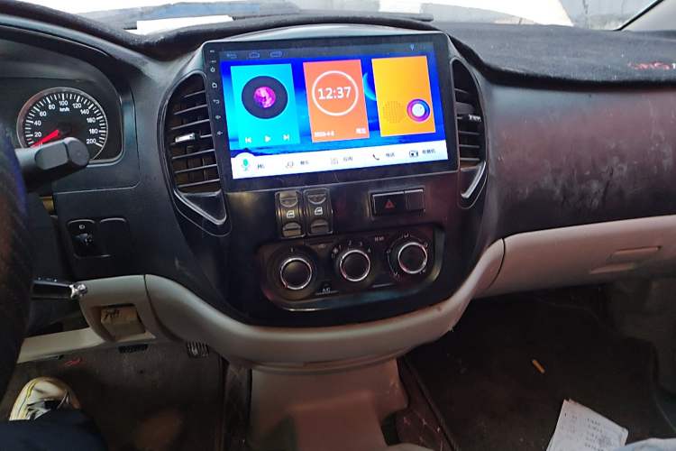 Used FORTHING Lingzhi 2017 Restyled M3L 1.6L 7-Seater Comfort Version Audio And AC Panel