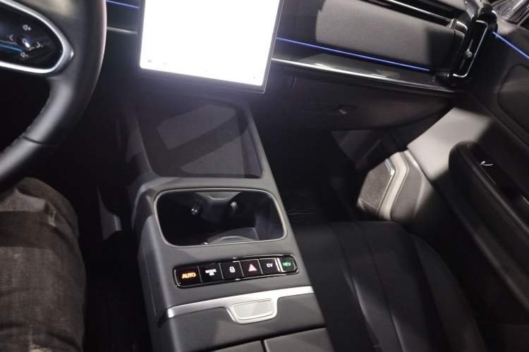 Used Chery Explore 06 C-DM 2024 Luxury Model