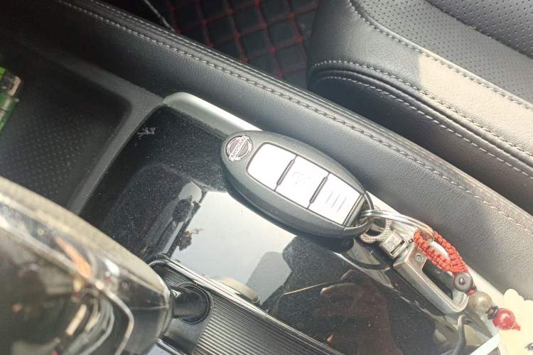 Used Nissan X-Trail 2017 2.0L CVT Comfort Edition 2WD Vehicle Key