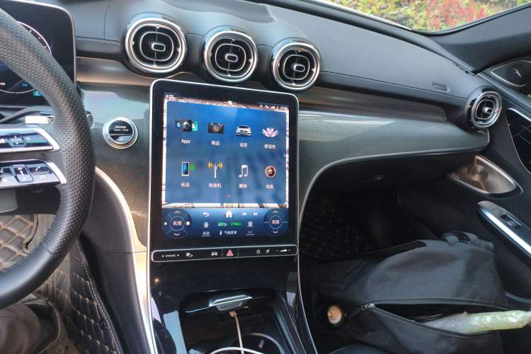 Used Mercedes-Benz C-Class 2024 Facelifted C-Class 260 L Night Edition Sports Version Audio And AC Panel