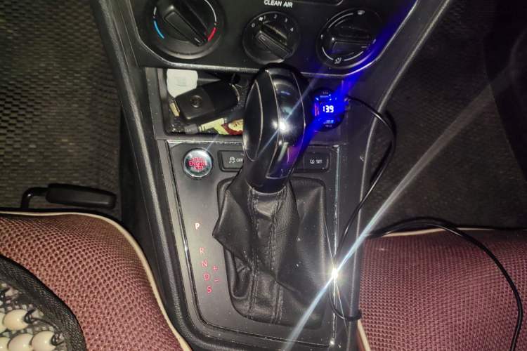 Used Volkswagen Lavida 2017 1.6L Automatic Comfort Edition
