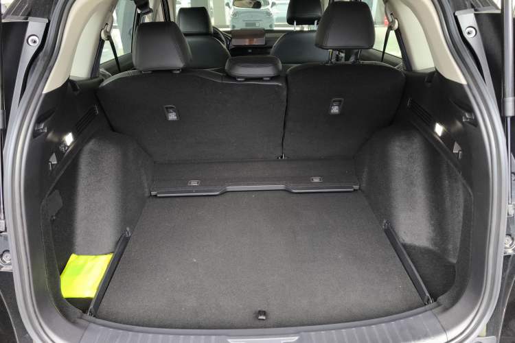 Used Honda CR-V 2026 Model—Global 30-Year Glory Edition 240TURBO Two-Wheel-Drive Dynamic Version Trunk