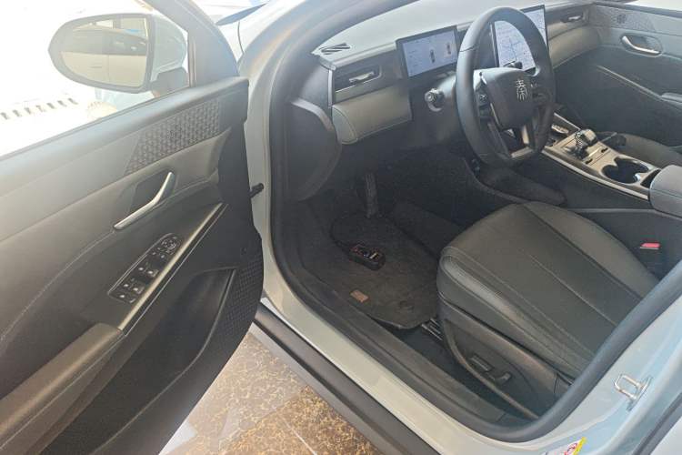 Used BYD Qin PLUS 2025 DM-i Smart Drive 120KM Superior Model