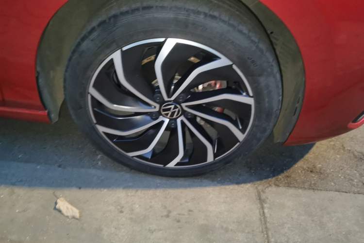 Used Volkswagen Golf 2021 280TSI DSG Pro Right Front Wheel Hub