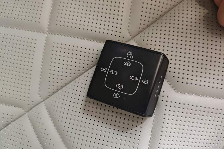 Used Volvo EM90 2025 Ultra Six-Seater