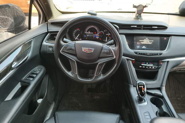 Used Cadillac XT5 2018 28E Four-Wheel Drive Tech Version Steering Wheel