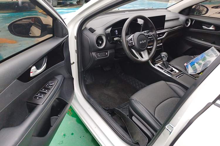 Used Kia K3 2021 1.5L CVT Fashion Edition Driver Seat