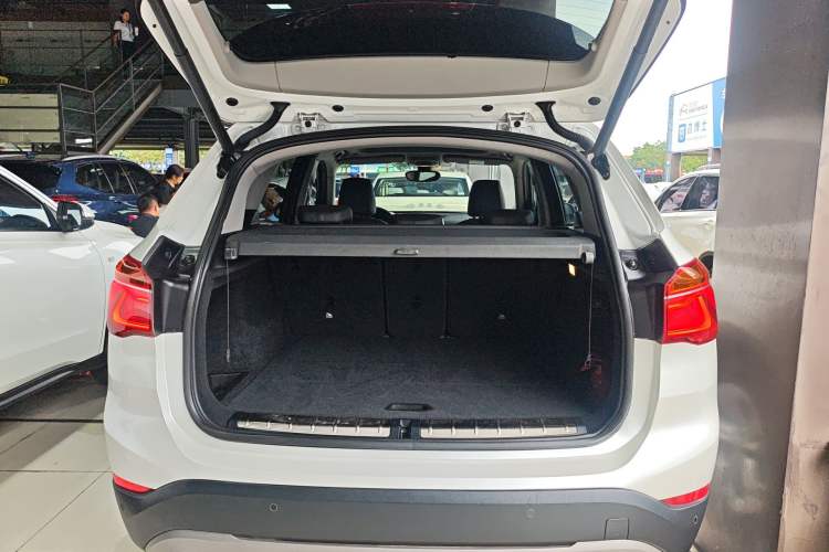 Used BMW X1 2016 sDrive18Li Premium Edition Trunk