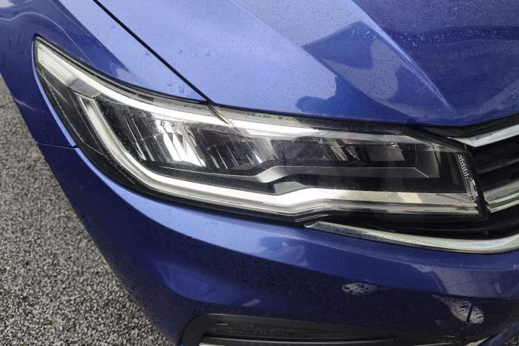 Used Volkswagen Bora 2019 1.5L Automatic Comfort Model Right Front Headlight