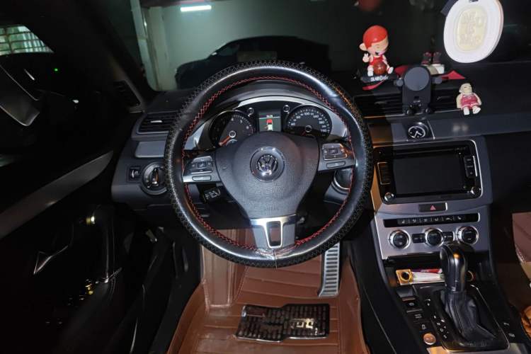 Used Volkswagen FAW-Volkswagen CC 2013 1.8TSI Luxury Model Steering Wheel