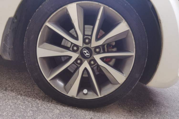 Used Hyundai Elantra (5th Generation / Langdong) 2015 1.6L Automatic Leading Model