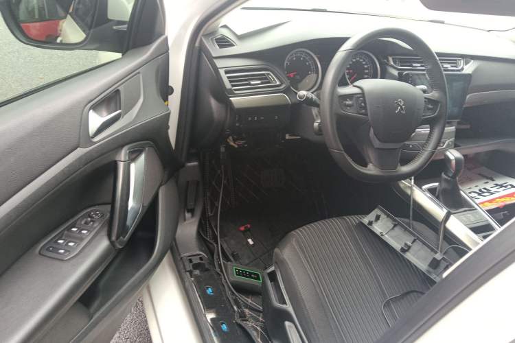 Used Peugeot 408 2015 1.2T Automatic Luxury Edition Driver Seat