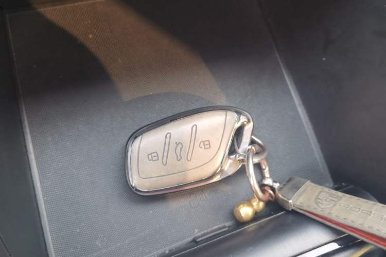 Used Roewe i5 2023 1.5L Manual Comfort Edition
