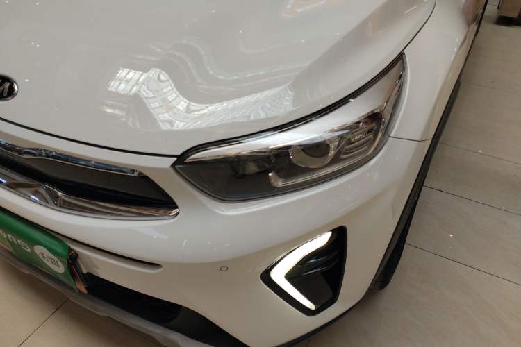 Used Kia kx1 Stonic 2021 1.4L CVT Fun & Sunroof Model
