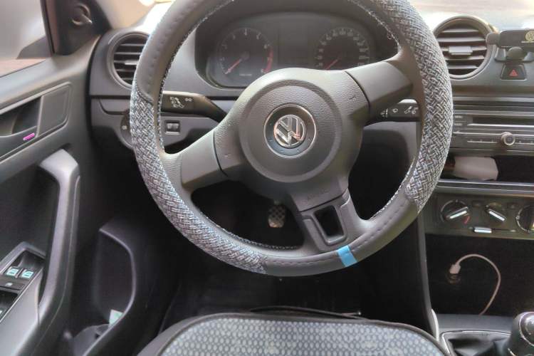 Used Volkswagen Jetta 2013 1.6L Manual Fashion Edition Steering Wheel