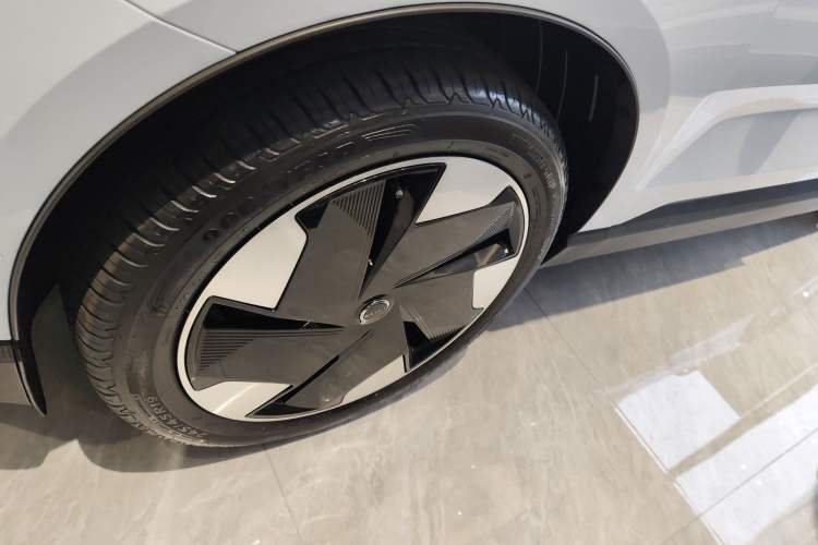 Used Volvo EX30 2025 Rear-Drive Long-Range Version Ultra
