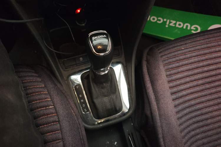 Used Skoda Rapid 2019 1.5L Automatic Comfort Edition China VI Standard Gear Lever