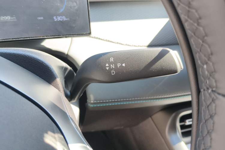 Used BYD Qin PLUS  Gear Lever