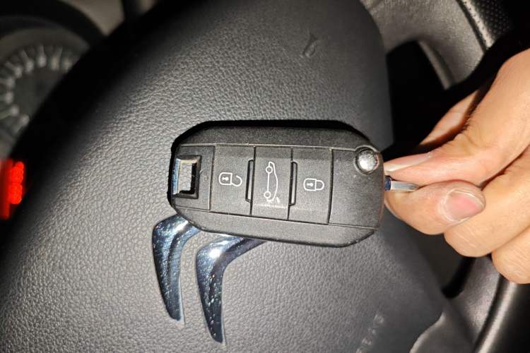 Used Citroen Elysee 2015 Qishang Edition 1.6L Automatic Fashion Model
