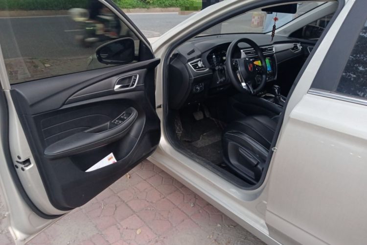 Used Roewe i5 2020 1.5L Automatic 4G Connect Luxury Flagship Edition Driver Seat