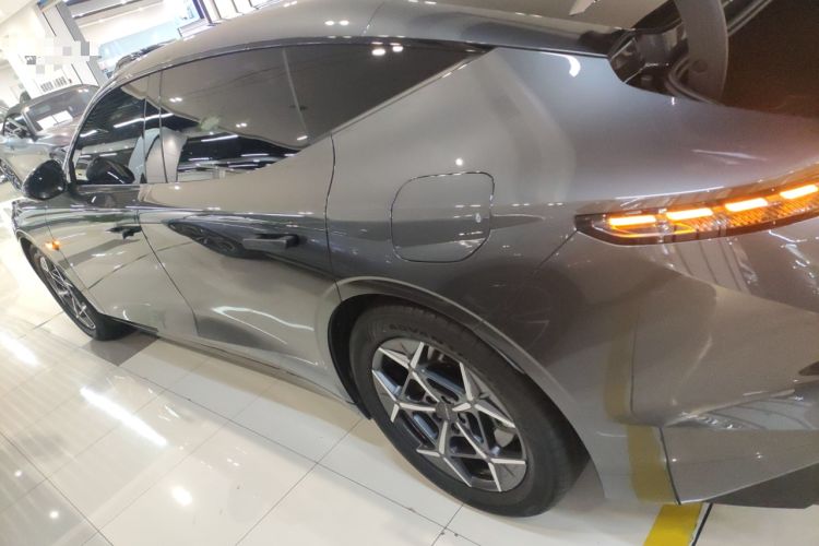 Used Lynk & Co Z10 2025 95 kWh 766 km Range Rear-Wheel Drive Max