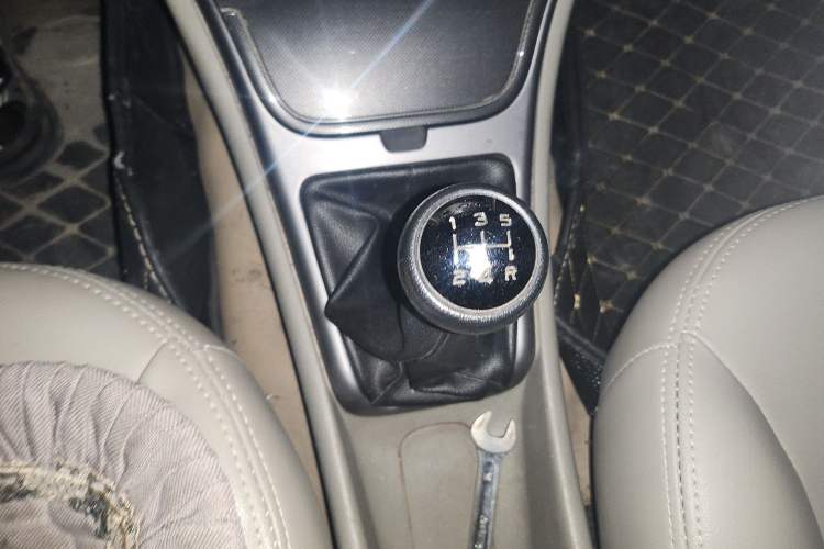 Used Citroen Elysee 2013 Sedan Classic 1.6L Manual Tech Model CNG
