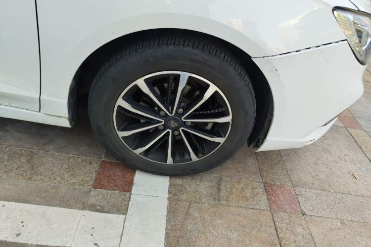 Used Roewe i5 2020 1.5L Automatic 4G Connect Luxury Flagship Edition Right Front Wheel Hub