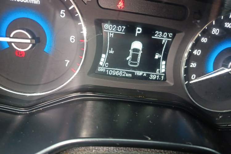 Used Dongfeng Fengon 580 2017 1.5T CVT Luxury Model Odometer Close Up