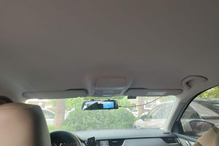 Used Skoda Octavia 2015 1.6L Automatic Yijie Edition Headliner